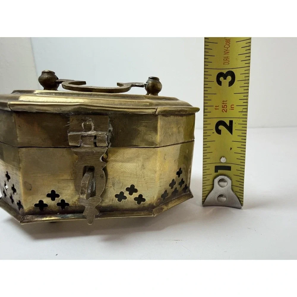 N/A brass cricket